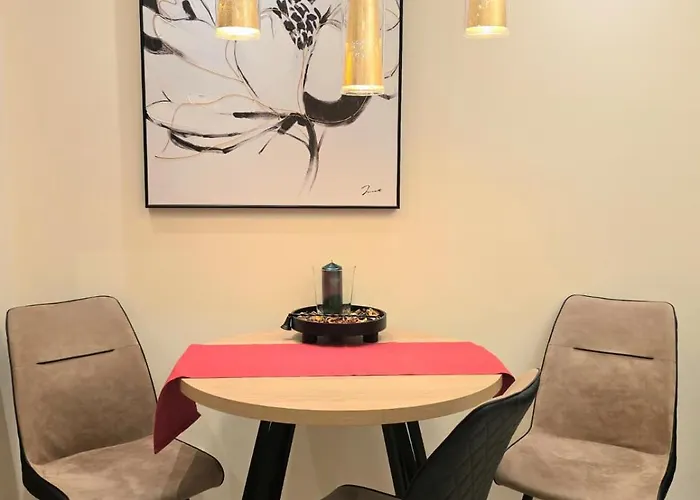 Luxury Old Town Center *